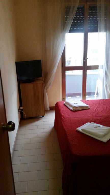 Albergo Margherita تْشيانشانو  تيرمي الغرفة الصورة