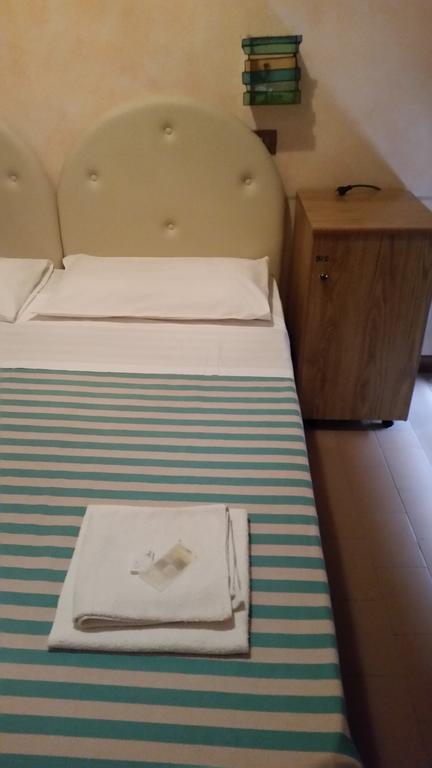 Albergo Margherita تْشيانشانو  تيرمي الغرفة الصورة